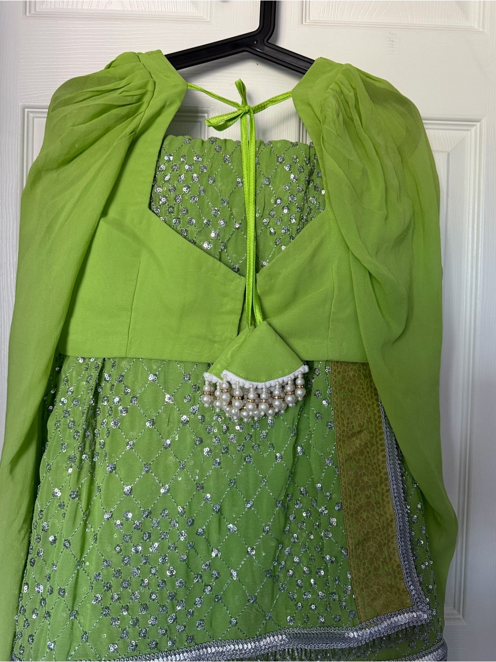 Green georgette saree blouse set - Picture 7 of 11
